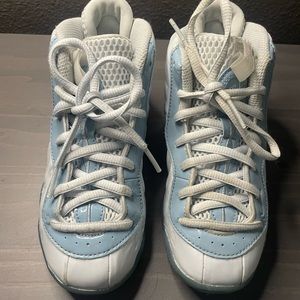 Kids Nike Foamposite. Blue and white.